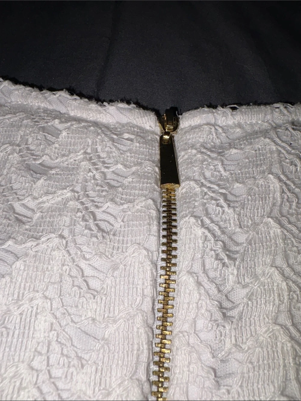 Nine West White Lace Long-Sleeve Shift Dress with Gold zipper. - Picture 5 of 5